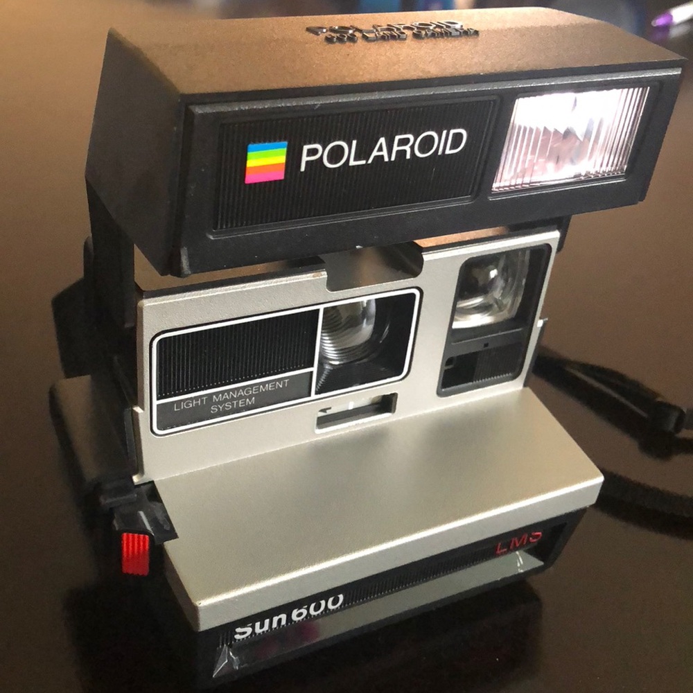 POLAROID 600 LAND CAMERA